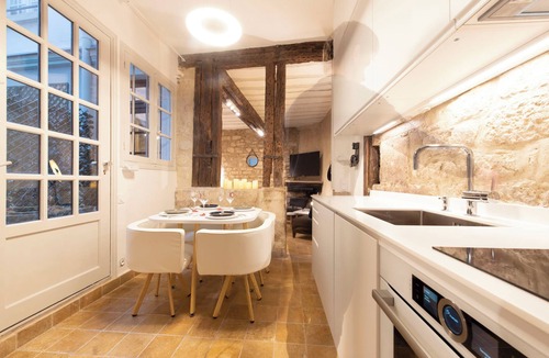 Arts-et-Metiers Apartment | Pierre à Feu, 1BR/1BA, 3 people