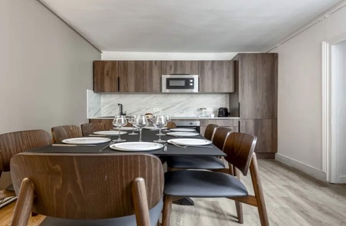 Vivienne Apartment | Place de l'Opera- A pristine 4 bedroom family jewel!
