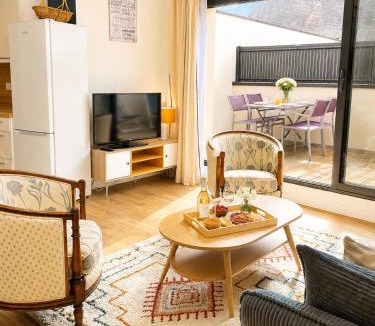 Auray Apartment | Plein centre Auray - Grand duplex 2 suites avec terrasse ensoleillée