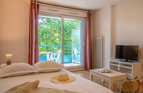 Plescop Apartment | Près de la plage et du centre | Piscine sur place