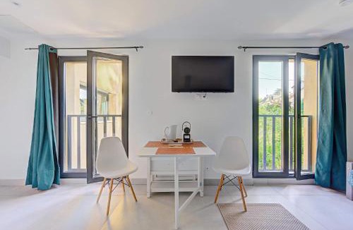 Saint-Remy-les-Chevreuse Apartment | Près Du Lac - Climatisation - RER - Parking - 402