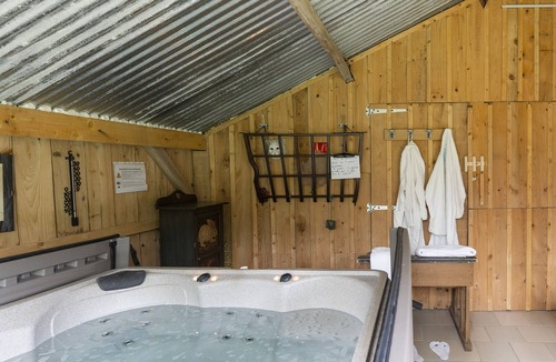 Les Bottereaux House | Pretty Norman cottage with indoor and heated pool, sauna and spa