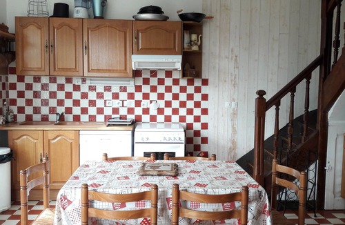 Sainte-Honorine-des-Pertes House | Pretty Norman cottage with garden and uninterrupted view