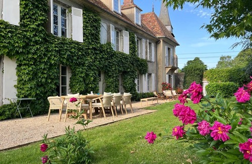 Bu House | Prieure Saint-Bû - 45min Paris - 11 bedrooms - heated pool