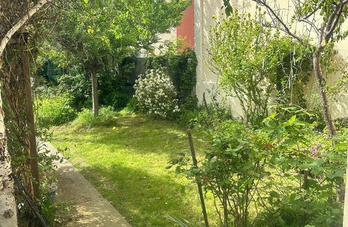 Colombes House | ✨ PRIME VILLA: 5 Double Beds + Garden – Near PARIS, BOURGET & STADE DE FRANCE ✨