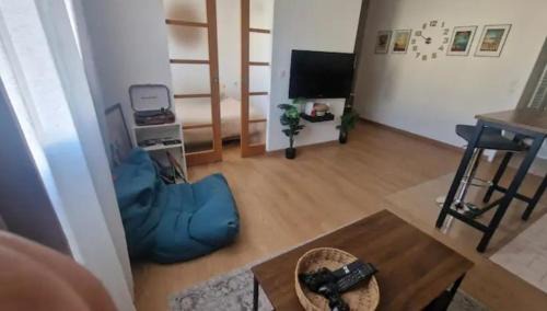Les Mureaux Apartment | Proche Paris - Appart plein Centre & Gare