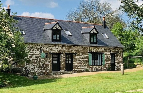 Ceauce Cottage | Quaint and Peaceful Countryside Retreat South Normandy. Sleeps 2-3.