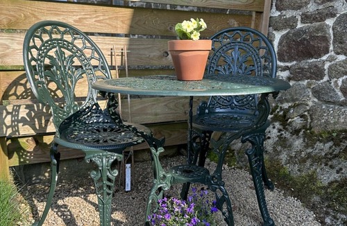Ceauce Cottage | Quaint and Peaceful Countryside Retreat South Normandy. Sleeps 2-3.