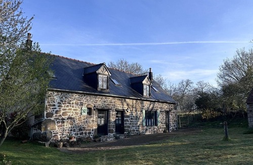 Ceauce Cottage | Quaint and Peaceful Countryside Retreat South Normandy. Sleeps 2-3.