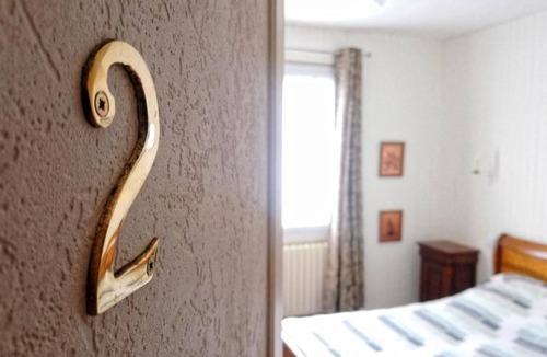 Saint-Pol-de-Leon House | Quiet and simple room, kitchen available