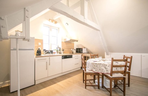 Bayeux Apartment | Quiet apartment in Bayeux 9km from beach