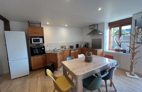 Les Pas House | Quiet country house 5 minutes from Mont Saint Michel. Sleeps 6 with baby