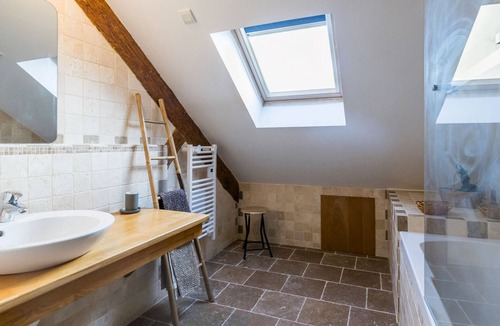 Les Moutiers-en-Retz Apartment | Quiet duplex near beach, secure parking, small pet allowed