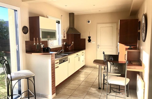 Arzon House | Quiet house between gulf and ocean close to shops Enclosed garden private parking