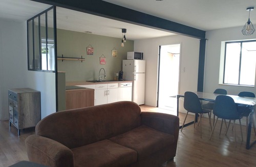 Challans House | Quiet house near shops and Sablière Park