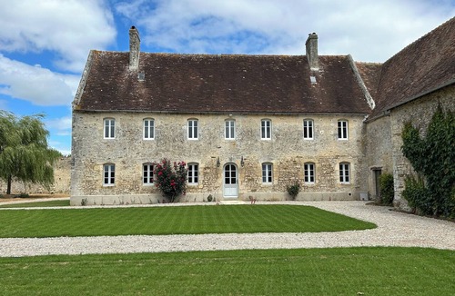 Noron-l'Abbaye House | Quiet medieval priory near Falaise and Suisse Normande 8/12 people