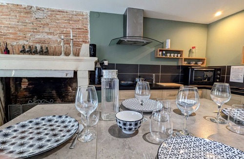 Meunet-Planches Cottage | Quiet rustic house with garden and fireplace near Châteauroux