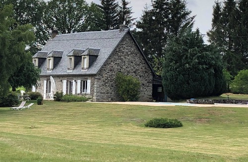 Bagnols House | Quiet vacation home with swimming pool