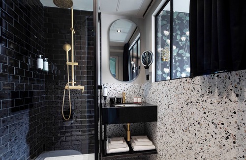 Faubourg Saint-Germain Hotel | Rayz Eiffel