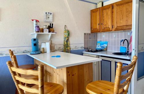 Arzon Apartment | REF 032 Studio pour 4 vue port Crouesty dans résidence avec piscine
