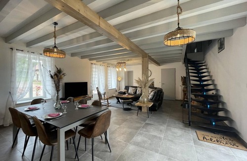Louroux-Hodement Cottage | Relaxing stay with private pool and activities in Haut-Bocage