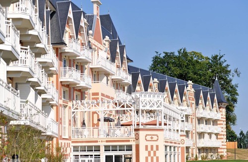 Bagnoles-de-l'Orne Apartment | Relaxing Wellness Getaway in Bagnoles