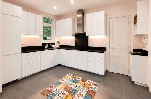Saint-Remy-les-Chevreuse Villa | Remarkable House with Panoramic Views