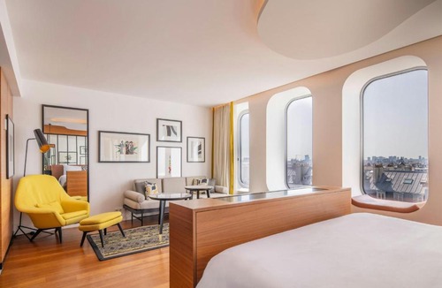 Porte-Saint-Martin Hotel | Renaissance Paris Republique Hotel & Spa