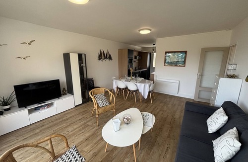 Ile-Tudy Apartment | Renovated apartment facing the beach