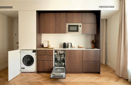 Faubourg-du-Roule Apartment | Renovated Apt Champs-Elysées A/C