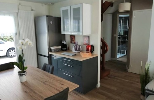 Gavres Villa | Renovated house 50 m from the beach - Enclosed garden & terraces, sea view
