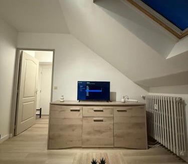 Jardin des plantes Apartment | Renovated studio Place Saint-Sauveur, Caen city center