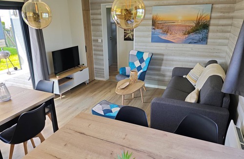 Asnelles Apartment | Residence Belle Plage: "Sable Fin" Chalet, 300m from Gold Beach (D-Day landing beach)