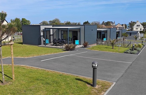 Asnelles Apartment | Residence Belle Plage: "Sable Fin" Chalet, 300m from Gold Beach (D-Day landing beach)