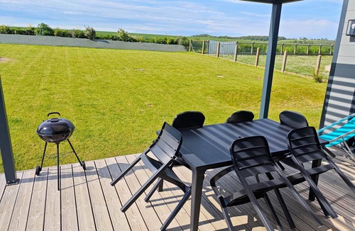 Asnelles Apartment | Residence Belle Plage: Chalet "Jolie Voile" 300m from Gold Beach (D-Day landing beach)