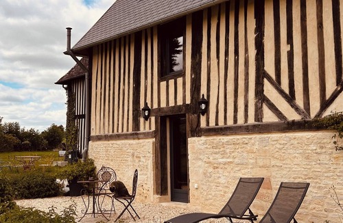 Mittois House | Romantic gîte for two in a green setting