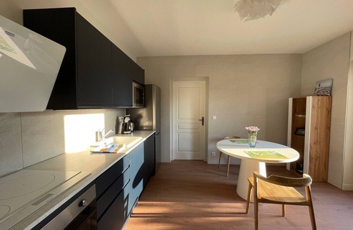 Baden Apartment | Romantic mini villa - heated pool and wooded park -Les Hauts de Locmiquel