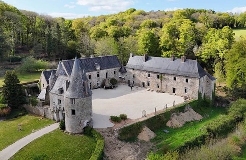 La Foeil Apartment | Room at the "Alchémille" Castle