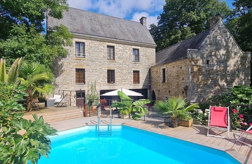 Saint-Ave Apartment | Room 'Chambre Moderne' with Shared Pool, Shared Terrace and Wi-Fi
