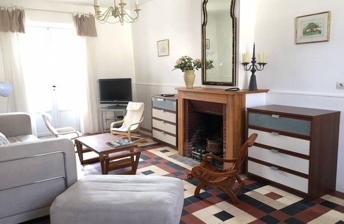 Arnouville-les-Mantes House | Roseland 3* Vacation Rental for 8 People Between Paris and Rouen, Thoiry, Giverny, and Versailles