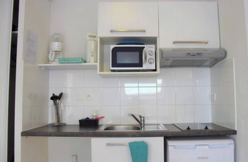 Grandcamp-Maisy Hotel | Rustic French Stay | 6.2mi Isigny-Sur-Mer | Coastal Hikes | Pet-Friendly