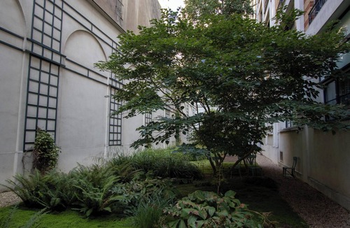 Saint-Germain-des-Pres Apartment | Saint Germain 1 Bedroom Apartment With Seine