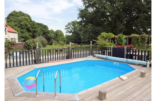 Saint-Saturnin House | Saint-Saturnin 3-Bed Home Sleeps 10 Pool Garden