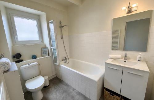 Saint-Vaast-la-Hougue House | Samour House - Centre ville