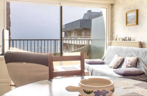 Erquy Apartment | Sea-view apartment near the beach in Erquy | 6 guests | Ref 450