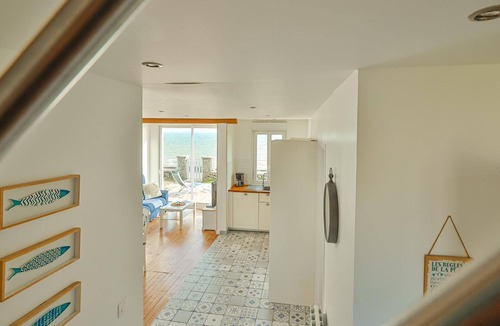 Quineville Cottage | Seafront House with Direct Beach Access in Quinéville