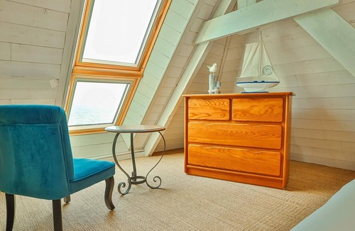 Quineville Cottage | Seafront House with Direct Beach Access in Quinéville