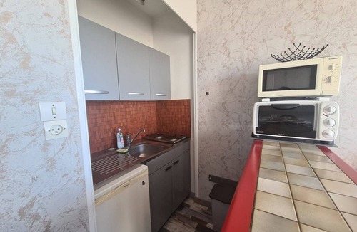 Saint-Jean-de-Monts Apartment | Seafront studio with parking and pets allowed