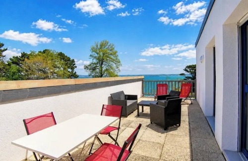 Treboul Apartment | Seaside apartment with exceptional view, Douarnenez terrace, near beach.