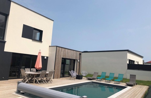 Ploudalmezeau Villa | Seaside villa PMR standard Portsall
